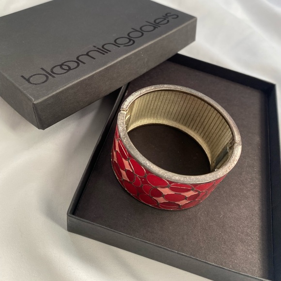 LOFT Women’s Red Metal Bracelet ❤️ - Picture 10 of 10